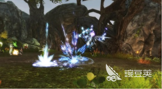 2025熱門可自由交易手游推薦：暢享玩家間真實交易樂趣