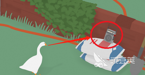 大鹅模拟器怎么偷园丁的钥匙？大鹅模拟器怎么拿收音机