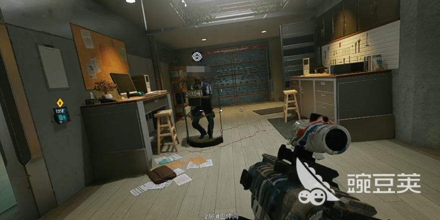 交易猫手游交易平台首页界面展示，突出游戏专区与活跃交易氛围