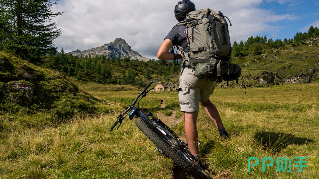 biubiu加速器主界面截图:帕拉斯引擎3.0运行状态与多线路切换指示