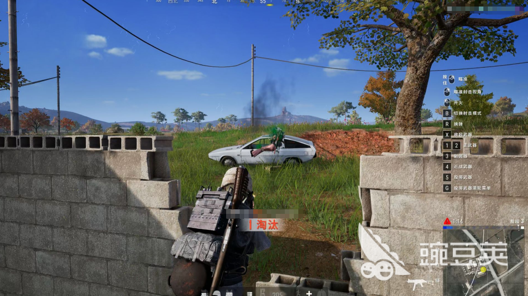 2026年PUBG初始化卡顿典型界面：initializing加载圈持续旋转，底部显示‘Connecting to server…’状态